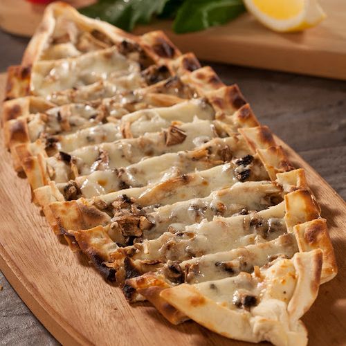 Kavurmalı Kaşarlı Pide